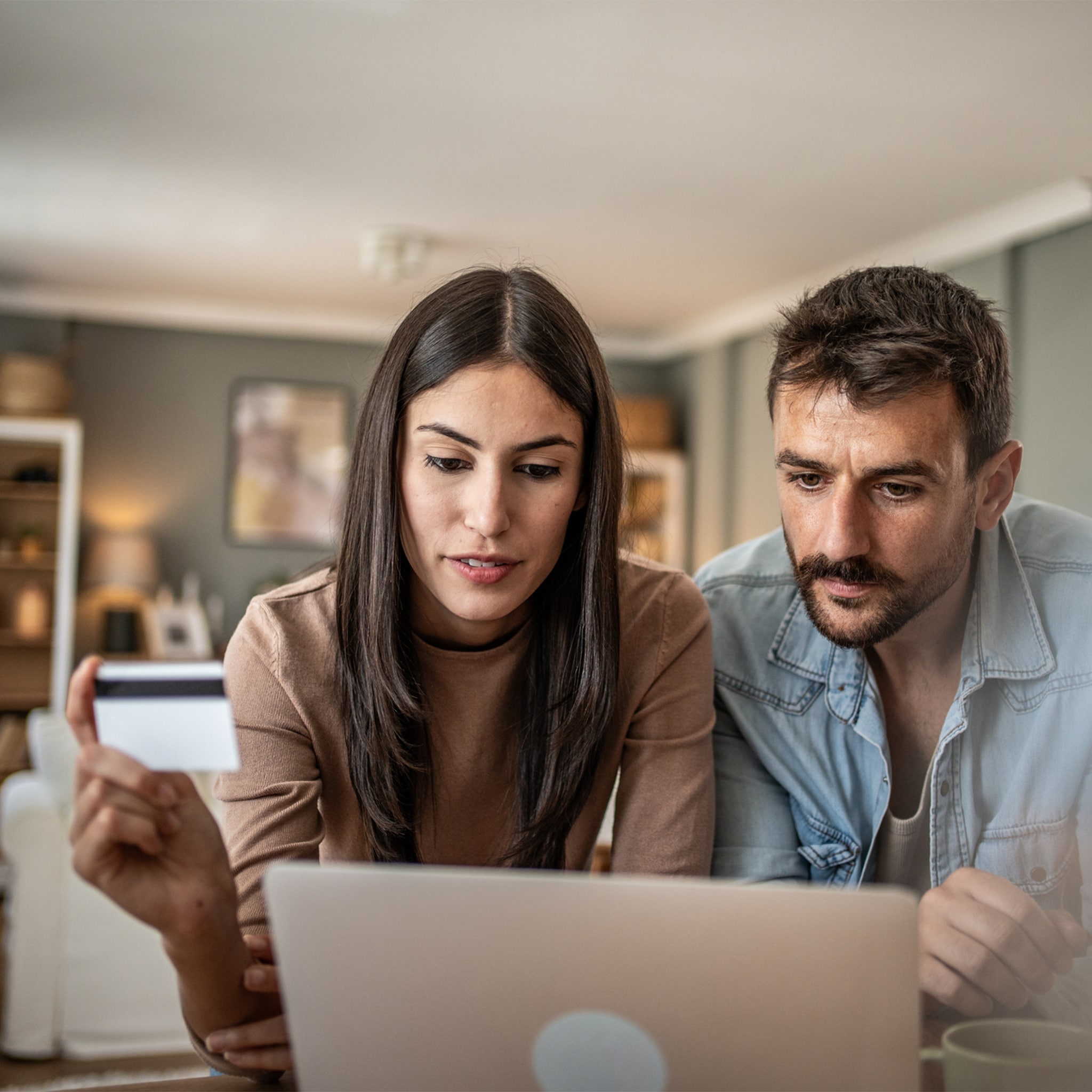 ¿No tienes historial crediticio? Así puedes obtener tu primera tarjeta de crédito